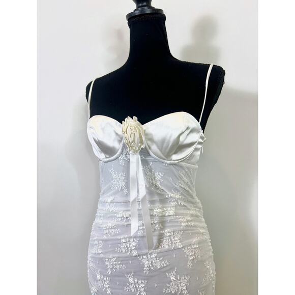 Majorelle Leonie Gown Maxi in White Size XS Floral Lace Sleeveless Lined Wedding - Picture 4 of 5